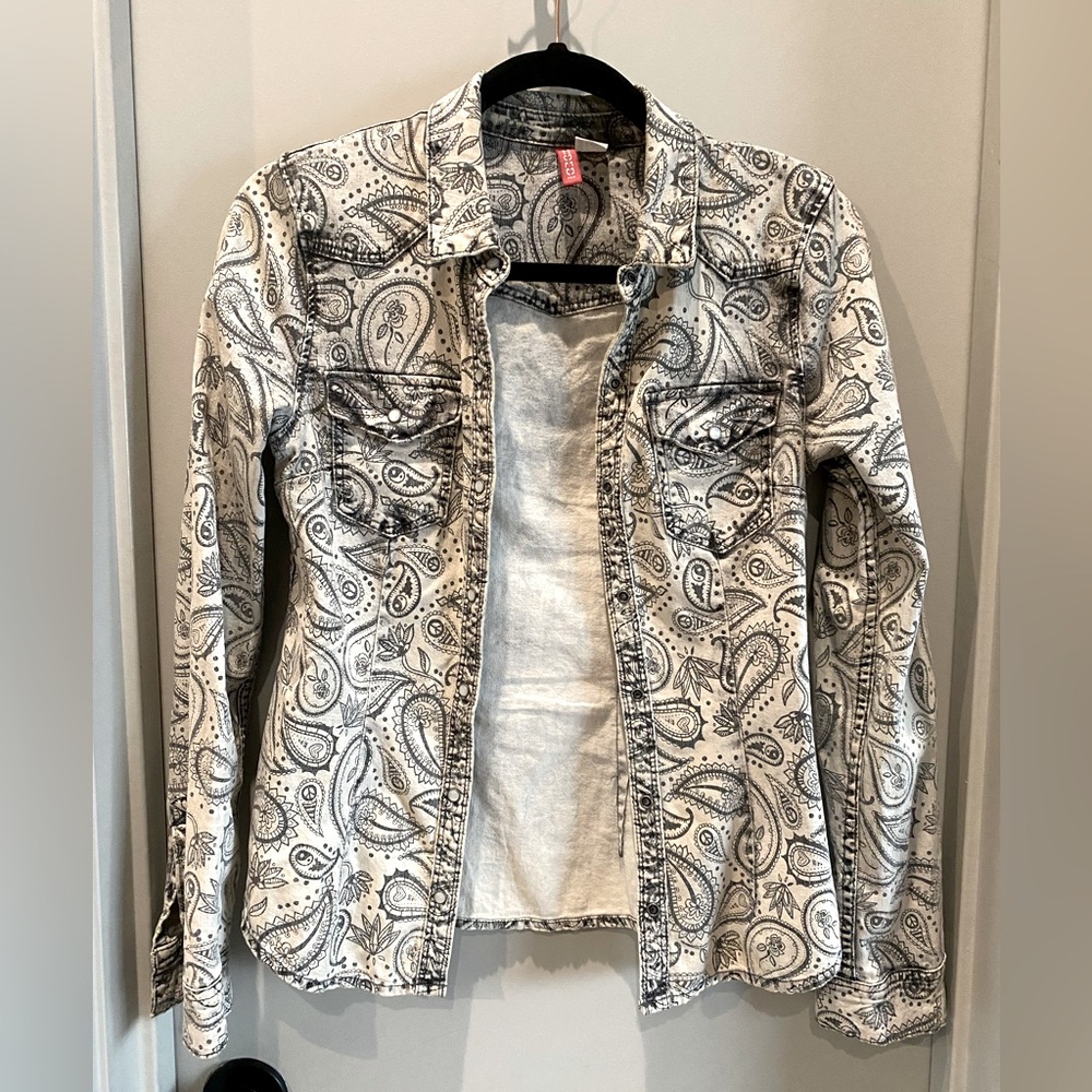 Cute paisley denim pearl snap!